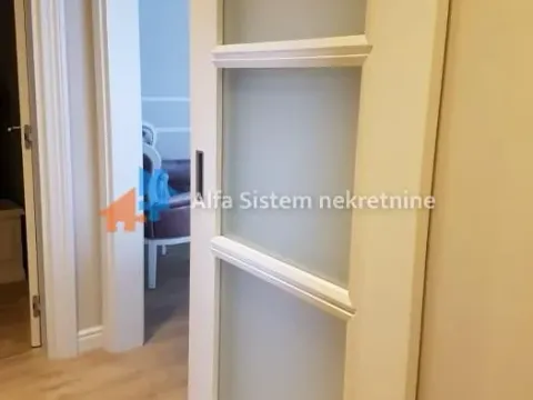 Izdavanje, stan, 215m², Senjak, Beograd - image 19