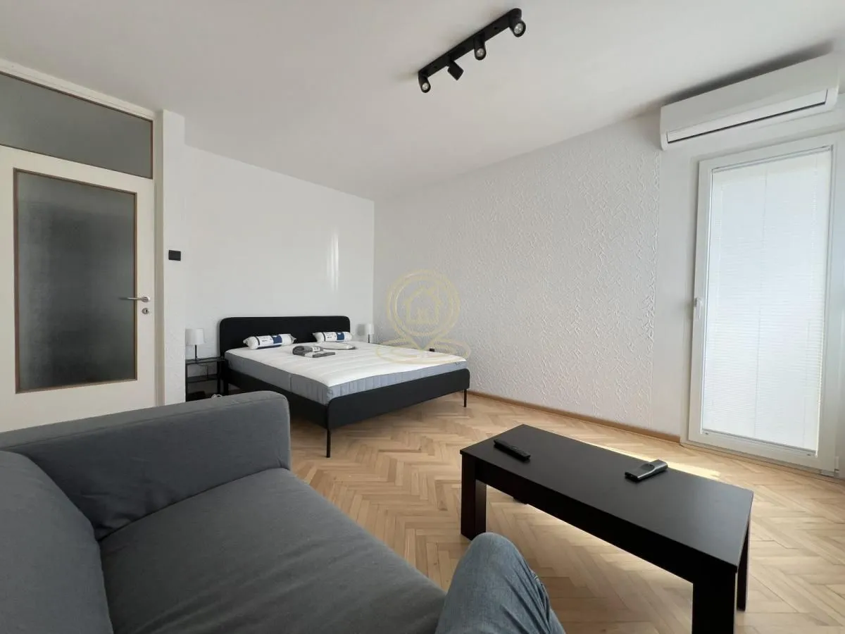 Izdavanje, jednosoban stan, 35m², Centar, Kragujevac