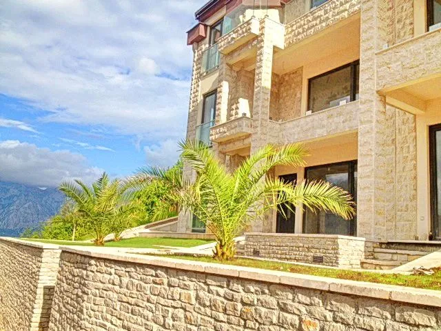 Prodaja, stan, 47m², Morinj, Kotor