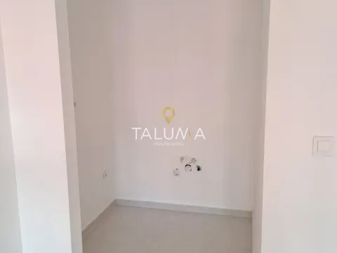 Prodaja, dvosoban stan, 61m², Centar, Cetinje - image 4