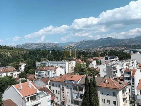 Izdavanje, jednosoban stan, 60m², Centar, Podgorica - image 3