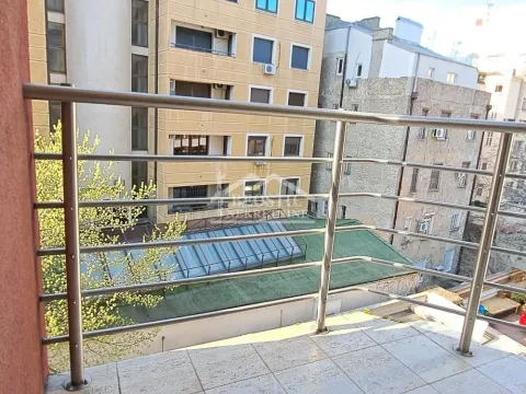 Rent, four bedroom apartment, 156m², Vračar Sve Podlokacije, Beograd - image 17