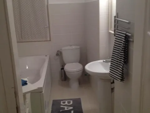 Izdavanje, dvosoban stan, 76m², Centar, Podgorica - image 2