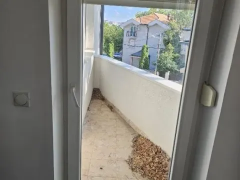 Izdavanje, trosoban stan, 92m², Kluz, Zvezdara Sve Podlokacije - image 7