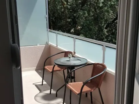 Izdavanje, dvosoban stan, 77m², Centar, Tivat - image 9