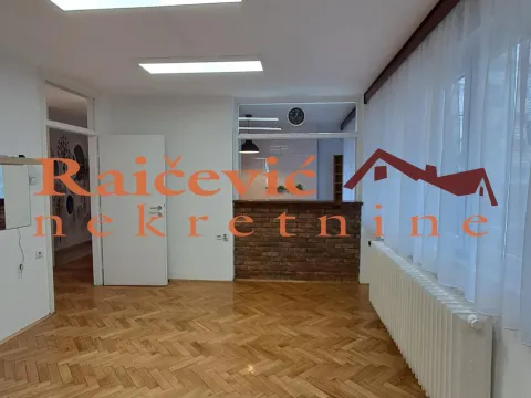 Izdavanje, poslovni prostor, 58m², Kalenić Pijaca, Vračar Sve Podlokacije - image 1