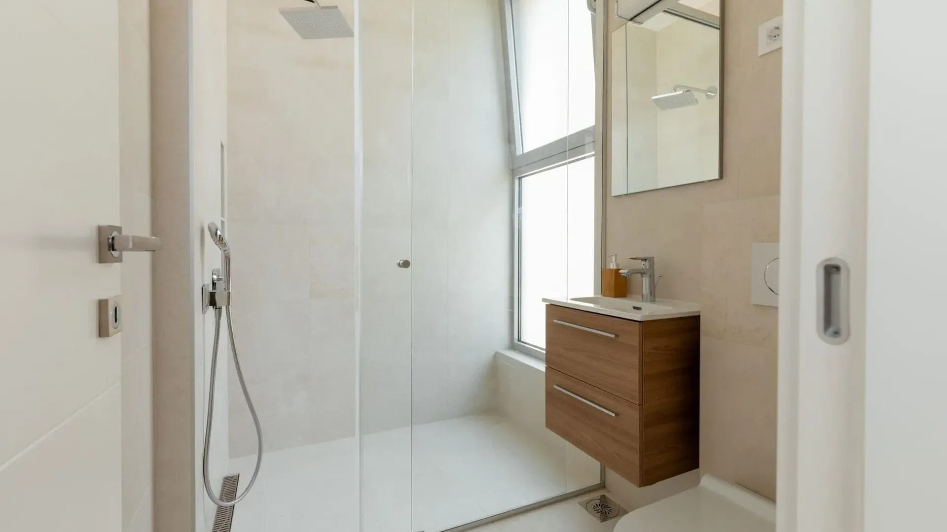 Rent, house, 273m², Marići, Tivat