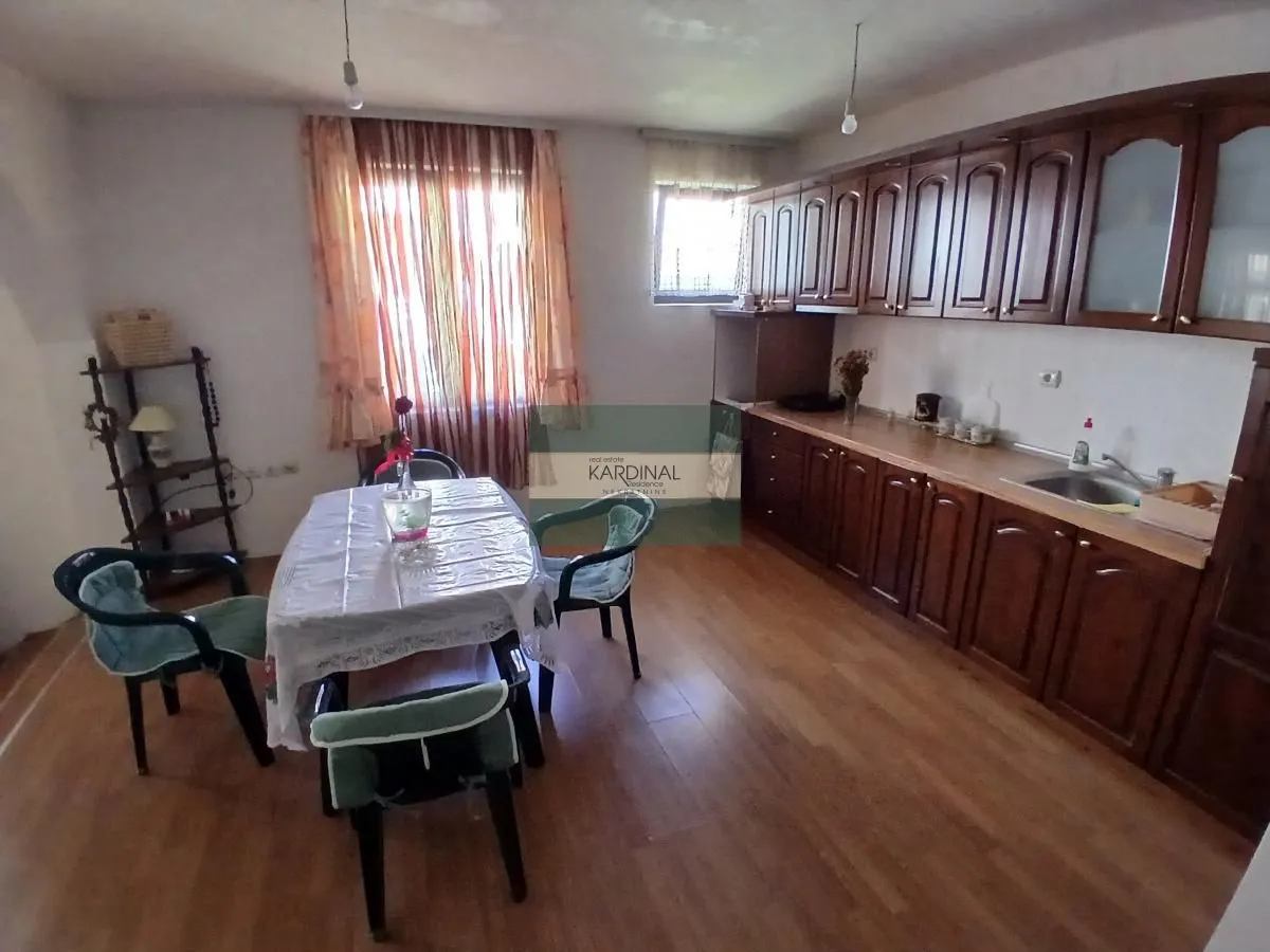 Prodaja, kuća, 660m², Centar, Jagodina