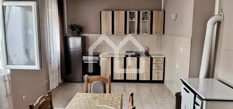 Izdavanje, stan, 120m², Zemun Sve Podlokacije, Beograd