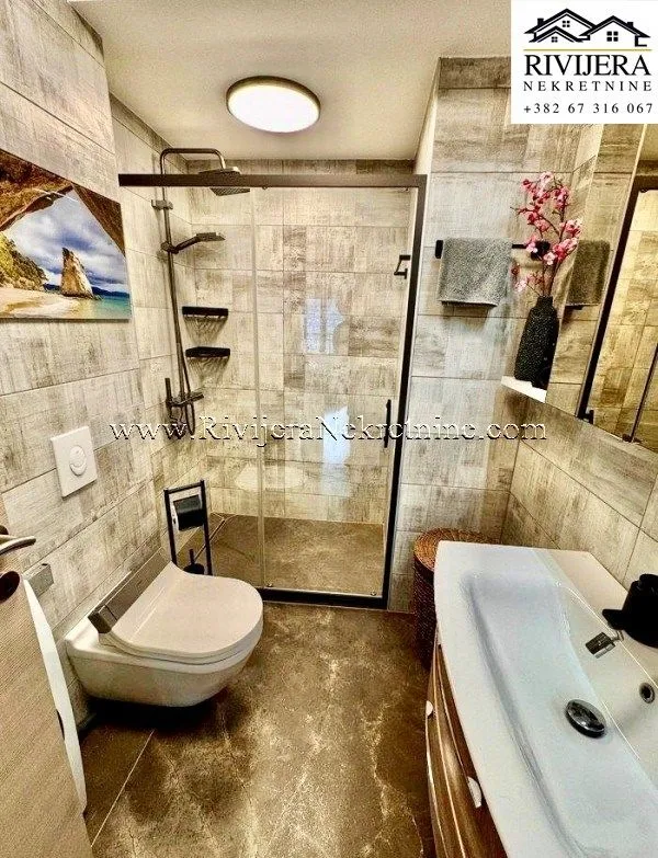 Prodaja, dvosoban stan, 85m², Dobrota, Kotor