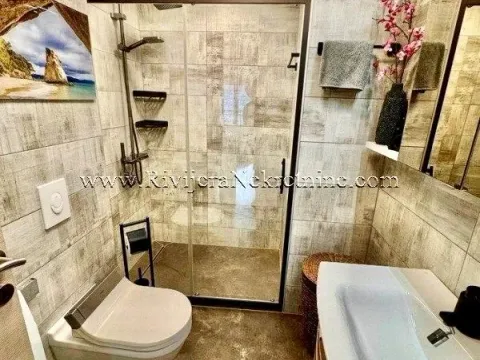 Prodaja, dvosoban stan, 85m², Dobrota, Kotor - image 2