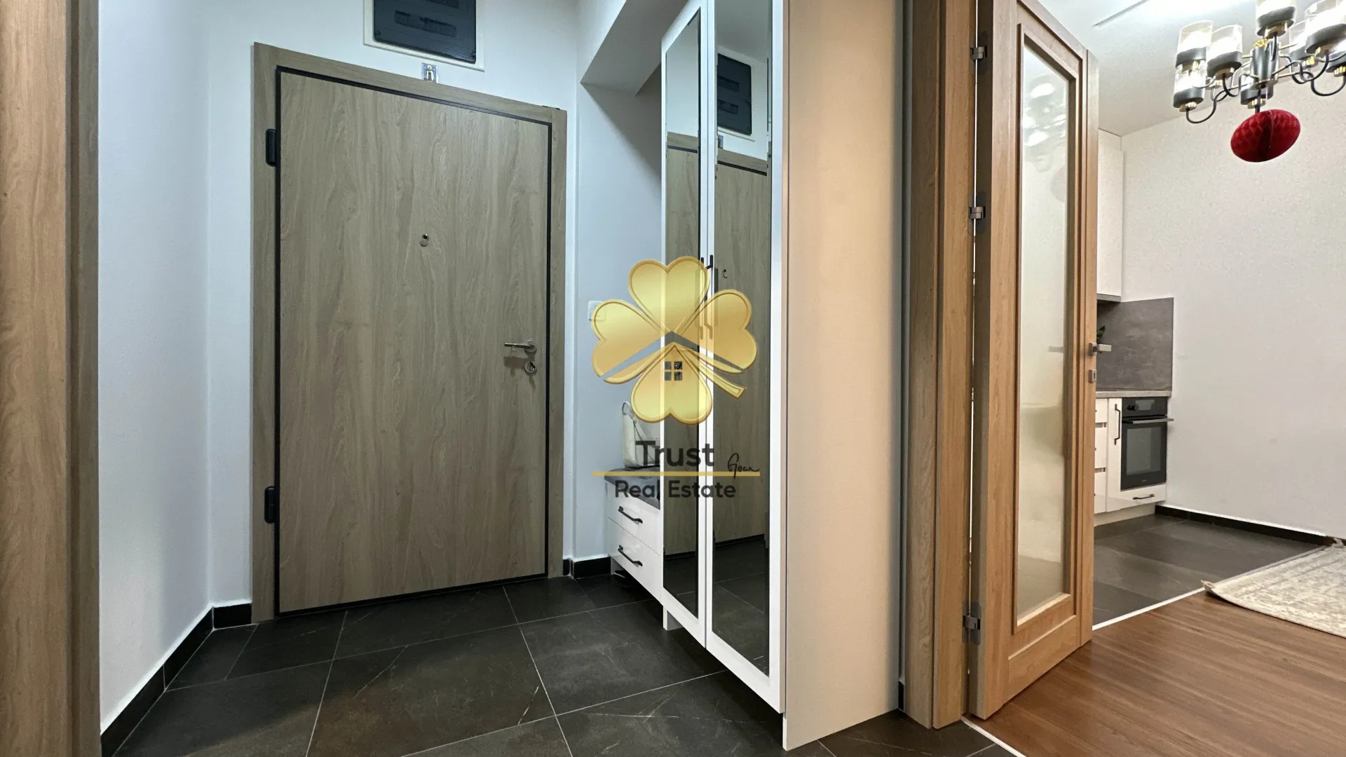 Izdavanje, jednosoban stan, 50m², Master Kvart, Podgorica