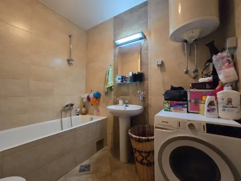 Sale, two bedroom apartment, 70m², Stari Aerodrom, Podgorica - image 12