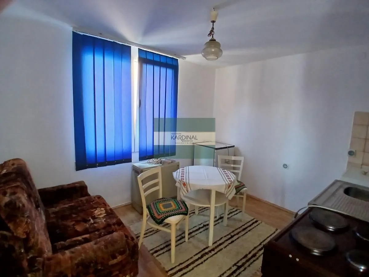 Izdavanje, jednosoban stan, 37m², Centar, Jagodina