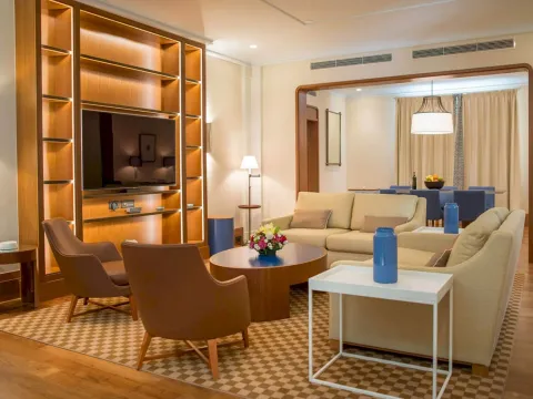 Prodaja, trosoban stan, 190m², Tivat, Crna Gora - image 2