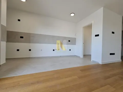 Sale, four bedroom apartment, 165m², Centar, Novi Sad - image 6