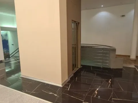 Izdavanje, poslovni prostor, 650m², Nova Pazova, Stara Pazova - image 7