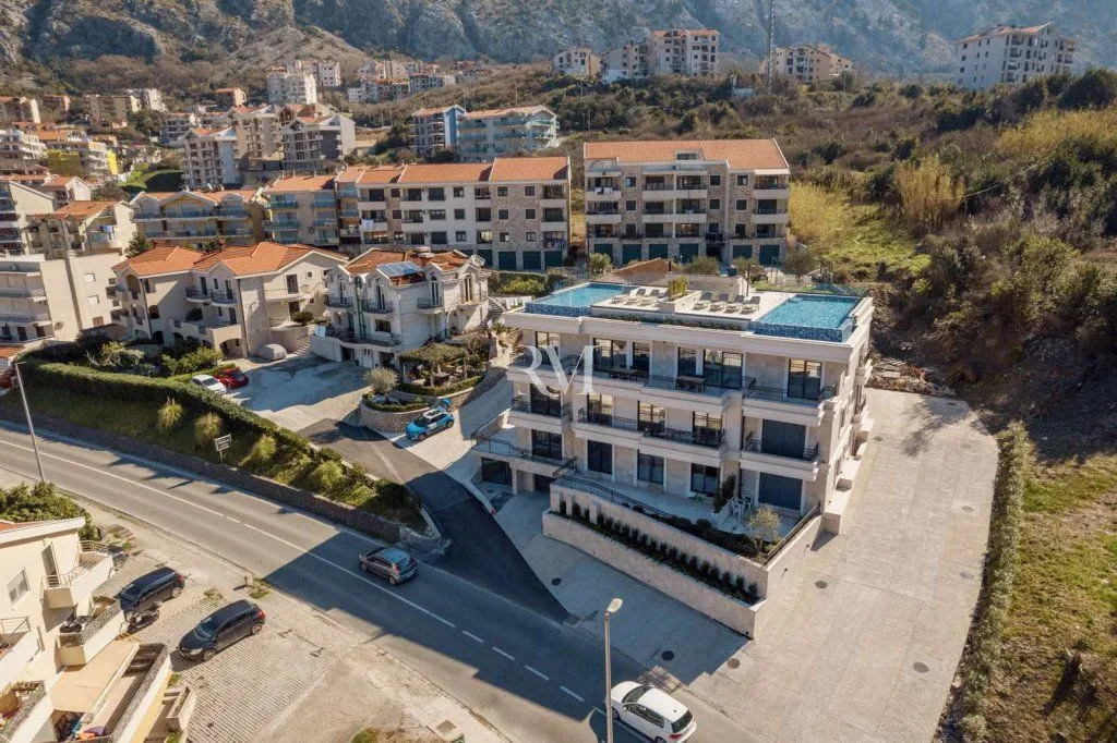 Prodaja, trosoban stan, 192m², Dobrota, Kotor