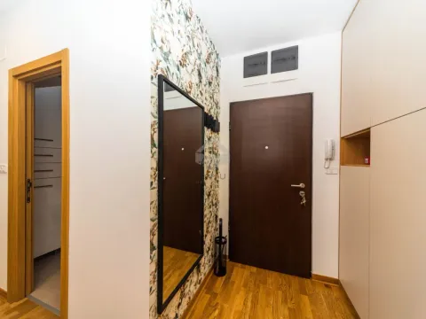 Izdavanje, dvosoban stan, 80m², City Kvart, Podgorica - image 8