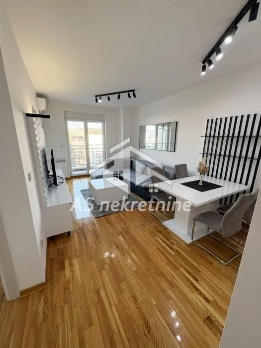 Rent, two bedroom apartment, 52m², Hala Pionir, Palilula Sve Podlokacije