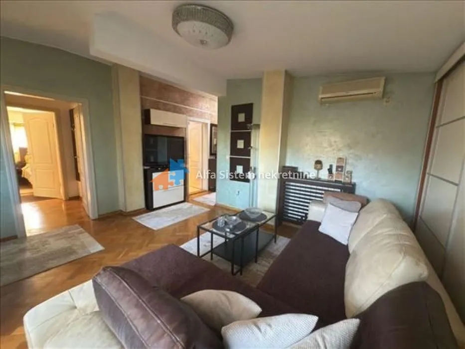 Izdavanje, dvosoban stan, 65m², Južni Bulevar, Vračar Sve Podlokacije