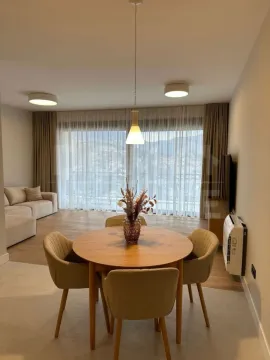 Prodaja, četvorosoban stan, 81m², Dobrota, Kotor - image 1