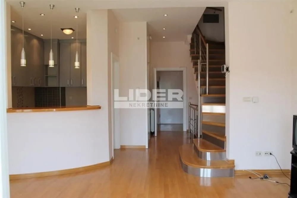 Sale, house, 215m², Savski Venac, Beograd