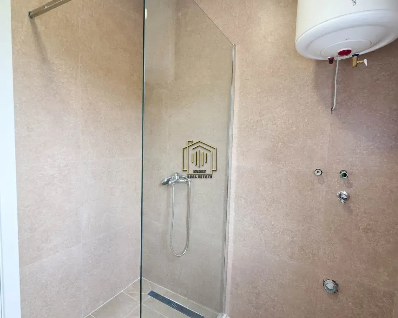 Izdavanje, dvosoban stan, 64m², Tološi, Podgorica