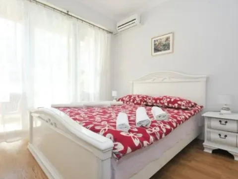 Rent, one bedroom apartment, 55m², Centar, Budva - image 8