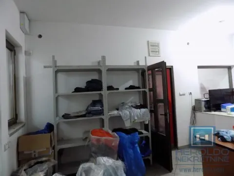 Izdavanje, poslovni prostor, 111m², Centar, Ćuprija - image 8