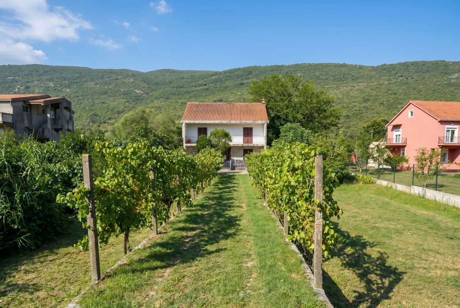 Prodaja, kuća, 250m², Lastva Grbaljska, Kotor
