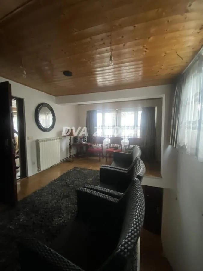 Prodaja, kuća, 270m², Čortanovci, Inđija