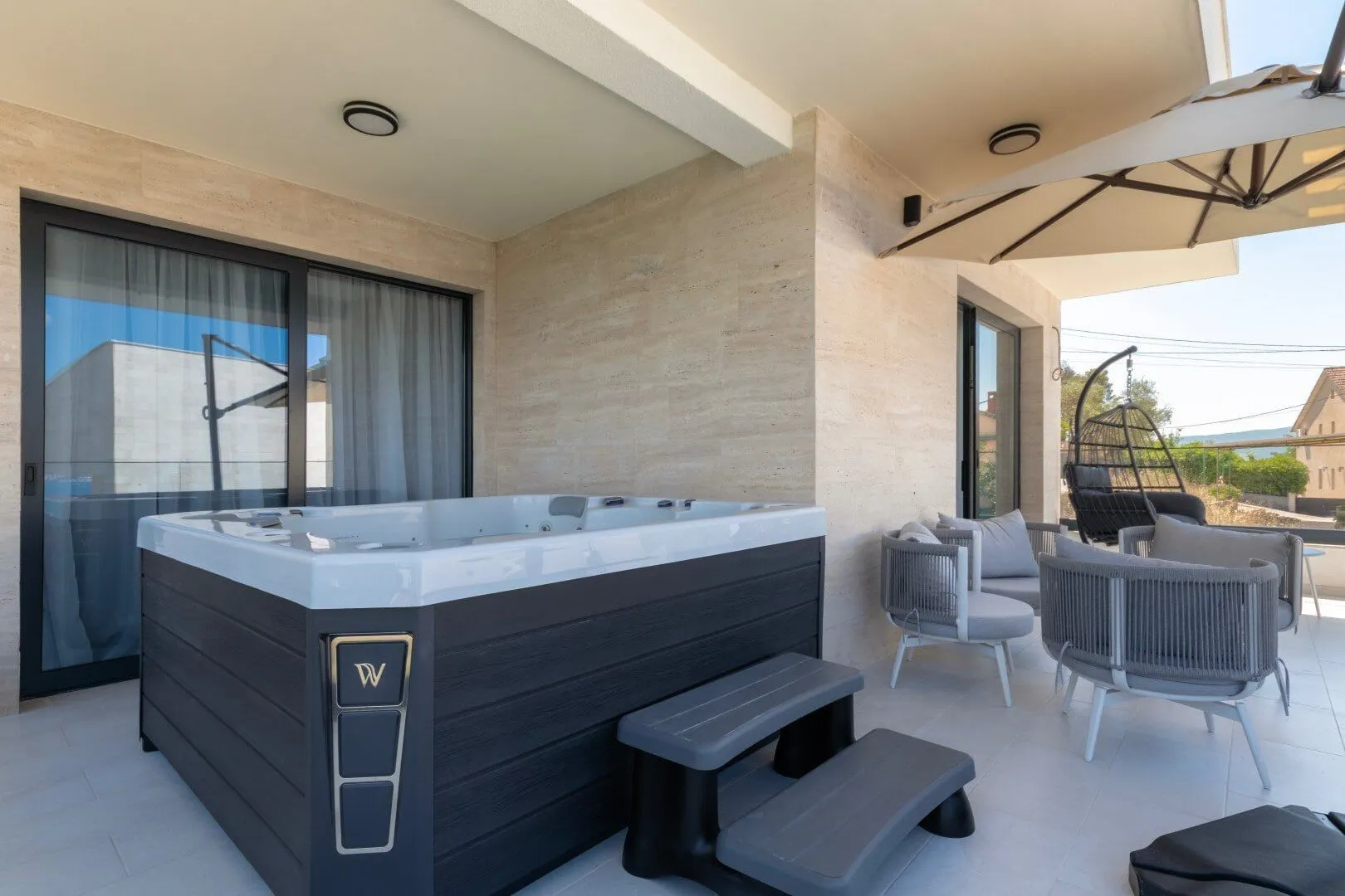 Izdavanje, kuća, 400m², Kotor, Crna Gora