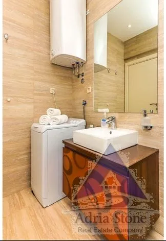 Sale, two bedroom apartment, 84m², Bečići, Budva