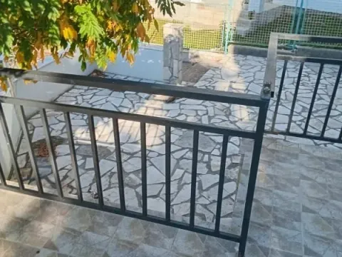 Rent, house, 250m², Šušanj, Bar - image 3