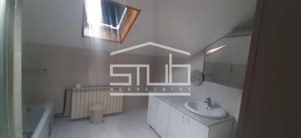 Izdavanje, četvorosoban stan, 360m², Zvezdin Stadion, Beograd
