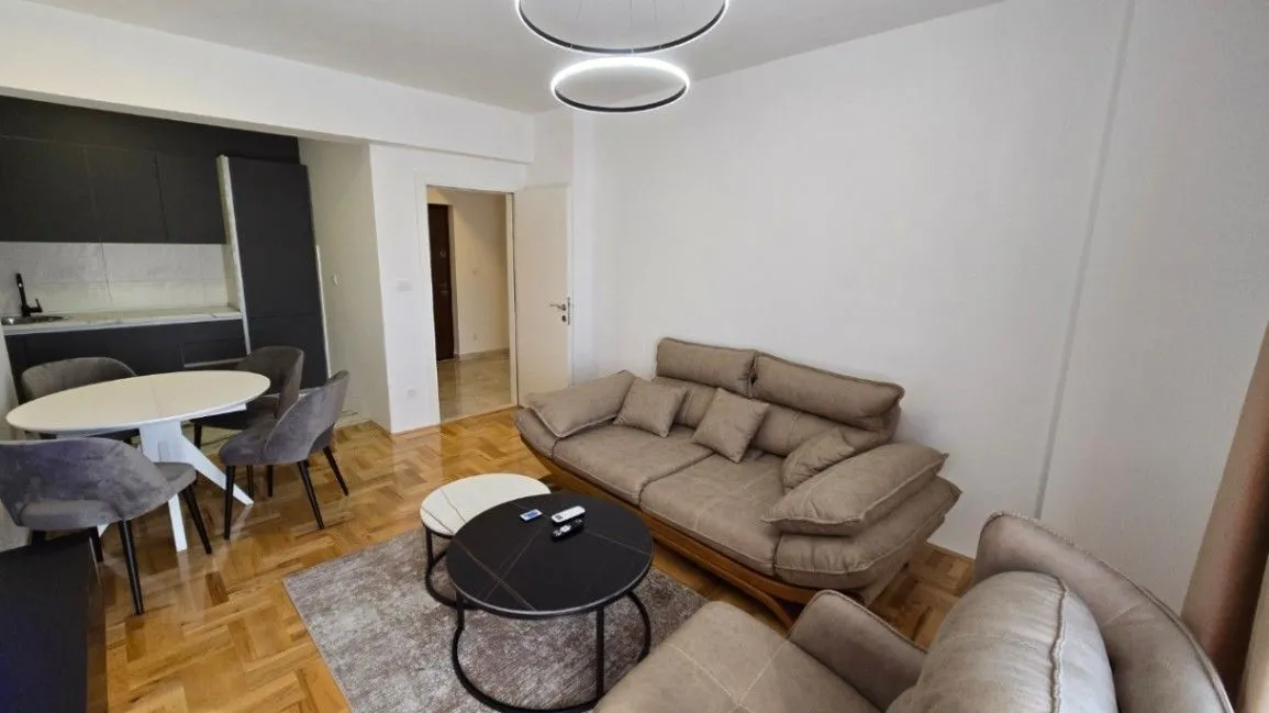 Izdavanje, jednosoban stan, 42m², Baston, Podgorica