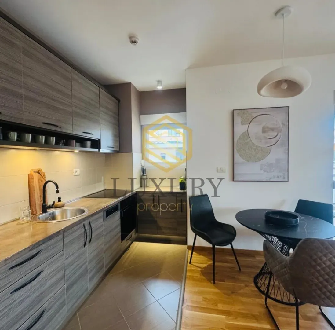 Izdavanje, jednosoban stan, 53m², City Kvart, Podgorica