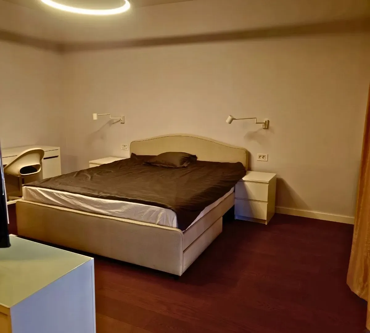 Izdavanje, trosoban stan, 157m², Aleksinac, Niš