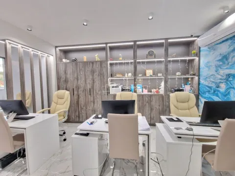 Prodaja, jednosoban stan, 40m², Centar, Budva - image 9