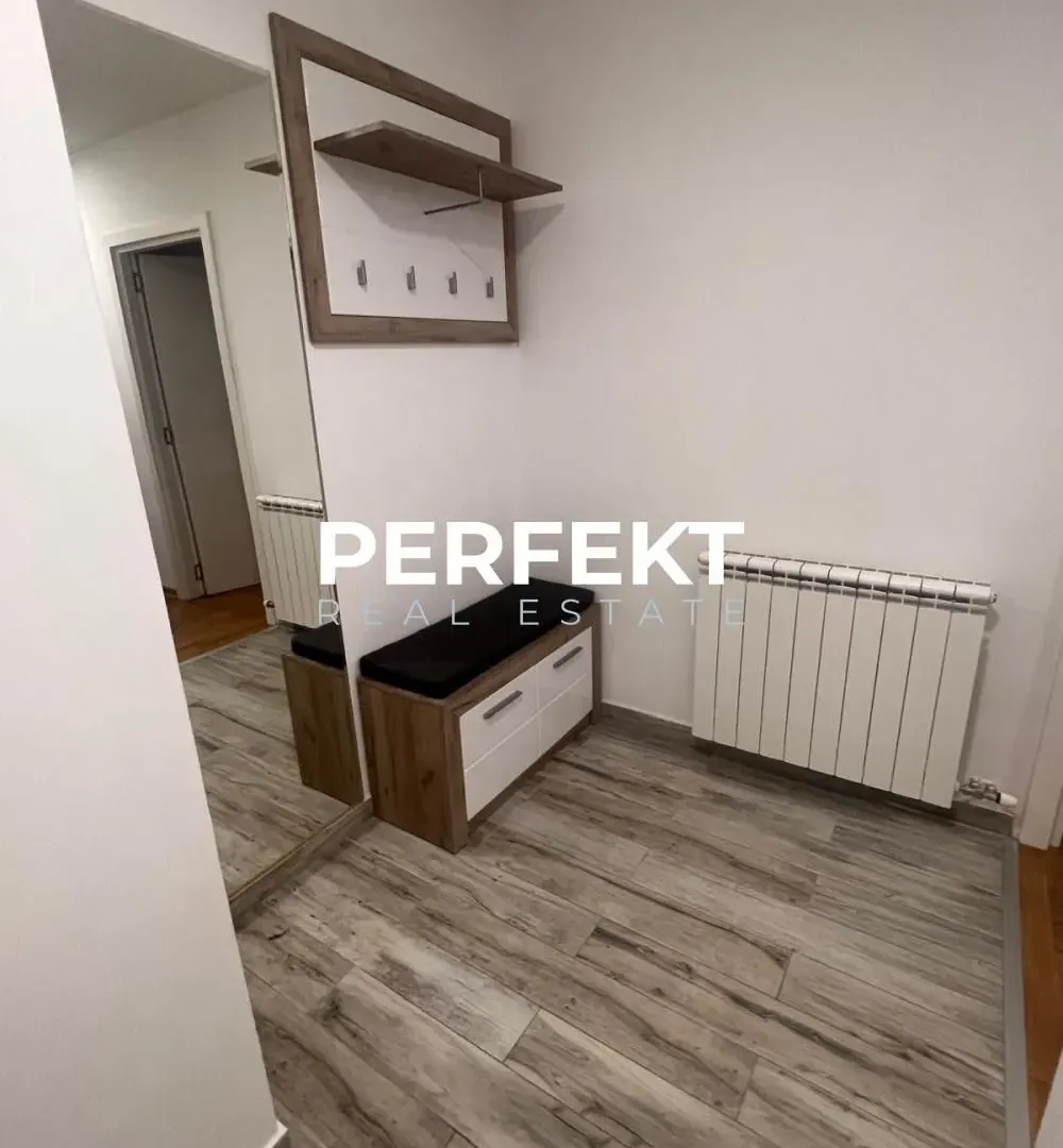 Prodaja, trosoban stan, 89m², Centar, Pančevo