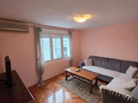 Izdavanje, dvosoban stan, 60m², Preko Morače, Podgorica - image 6