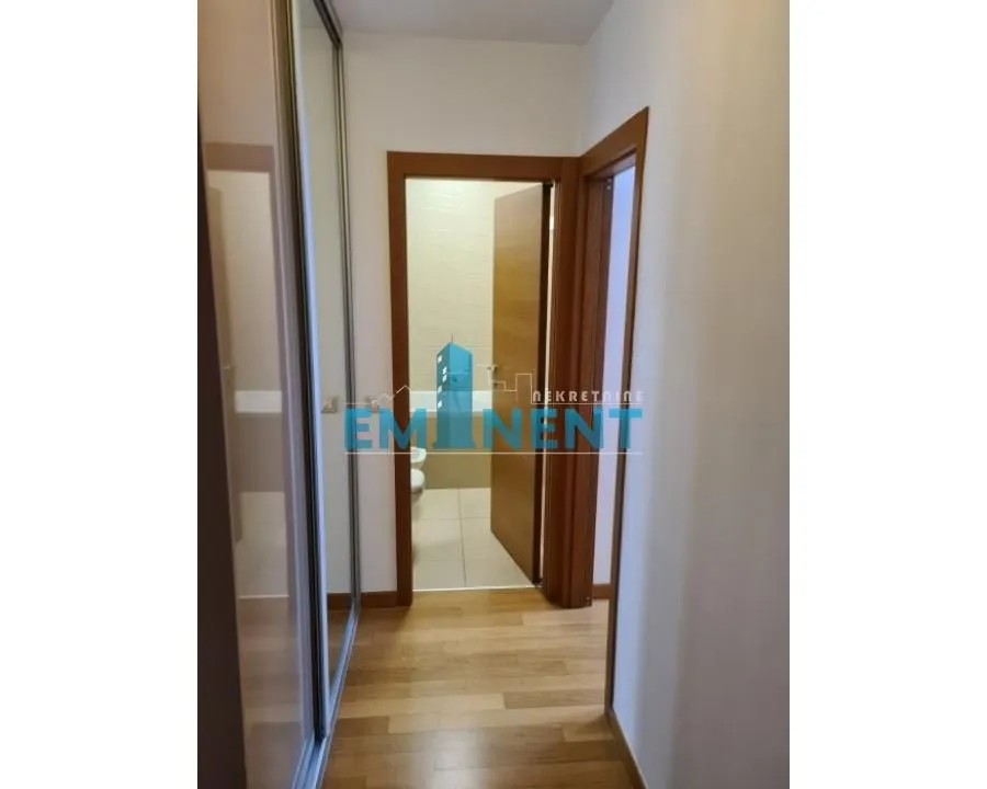 Izdavanje, trosoban stan, 82m², Slavija, Vračar Sve Podlokacije