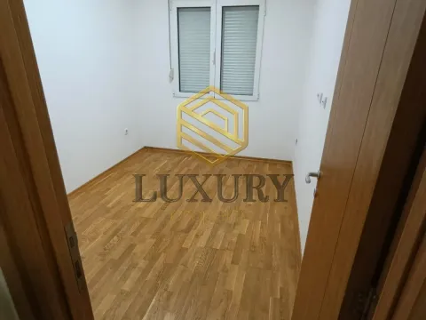 Prodaja, jednosoban stan, 43m², Blok 9, Podgorica - image 11