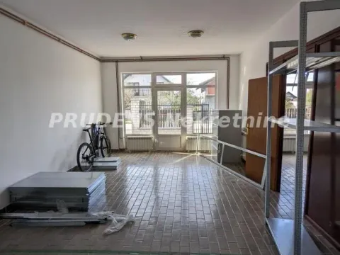 Sale, house, 220m², Zemun Ugrinovci, Zemun Sve Podlokacije - image 9