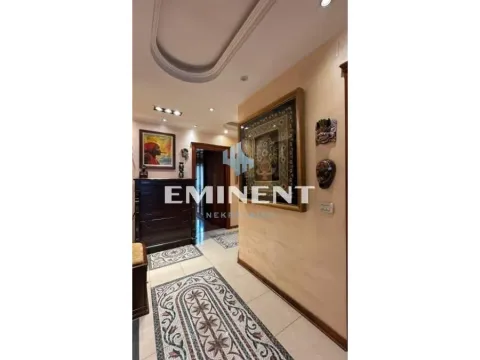 Izdavanje, trosoban stan, 140m², Stari Grad, Beograd - image 17