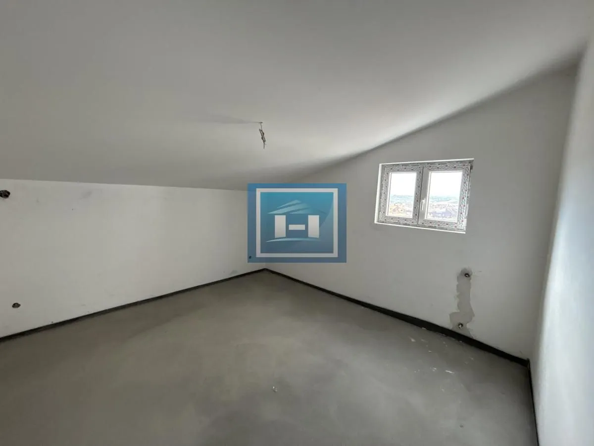 Prodaja, stan, 222m², Centar, Jagodina