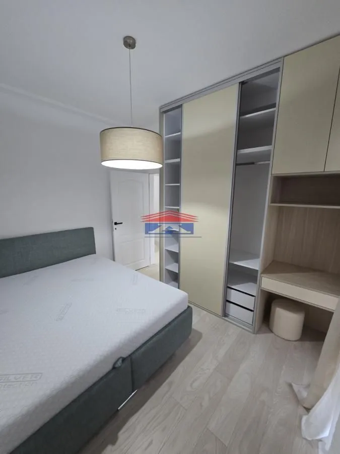 Izdavanje, četvorosoban stan, 69m², Centar, Novi Sad