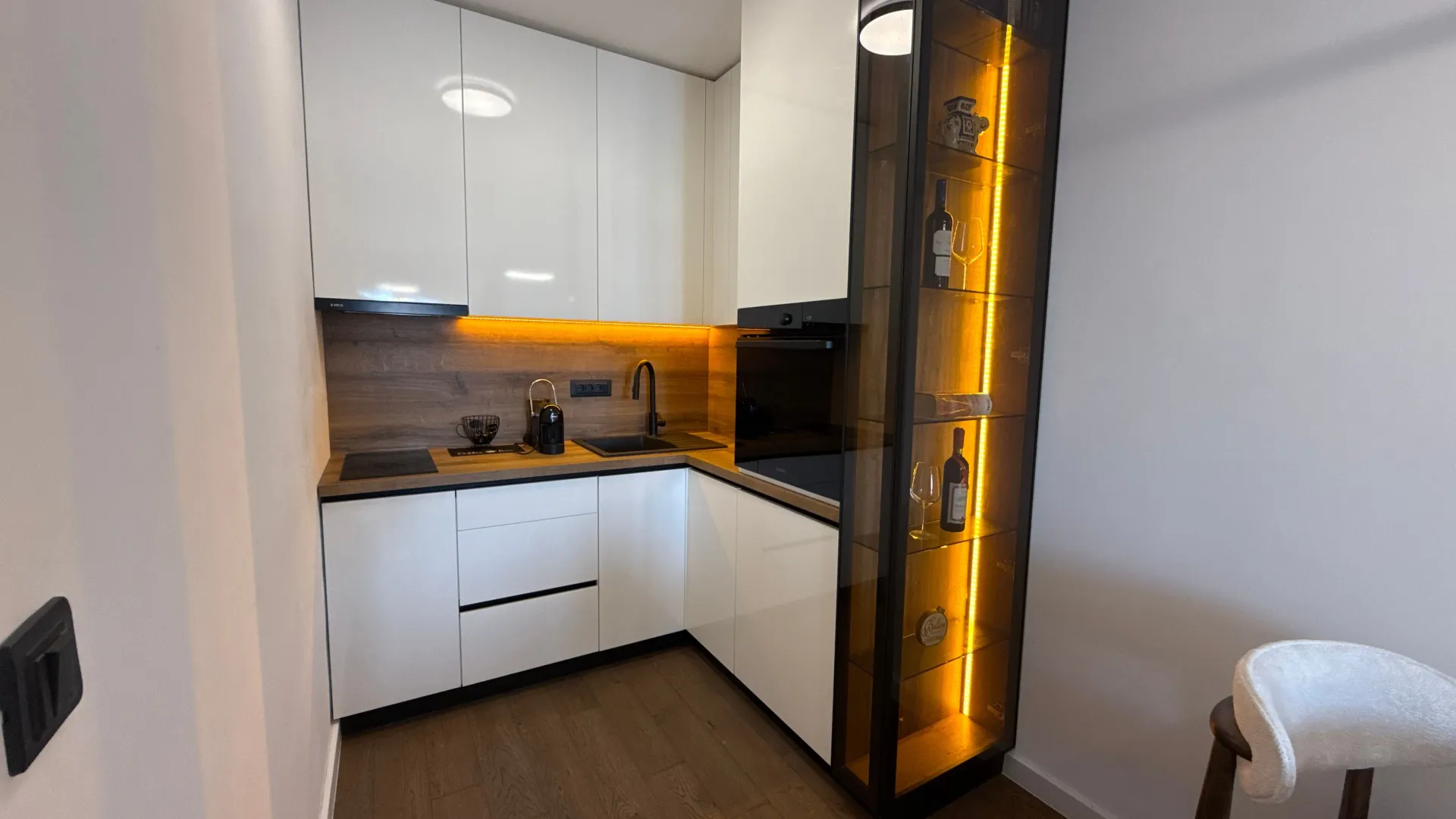 Rent, one bedroom apartment, 55m², Tivat, Crna Gora