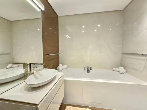 Rent, two bedroom apartment, 153m², Budva, Crna Gora - image 23